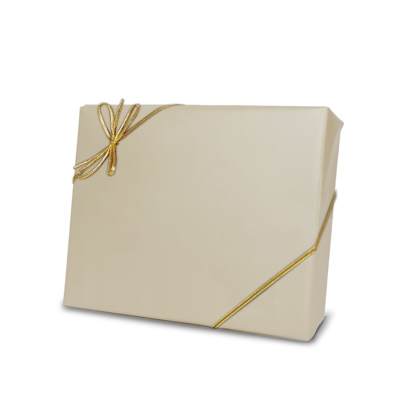 Viba Nougat Variation als Geschenk mit Goldschleife